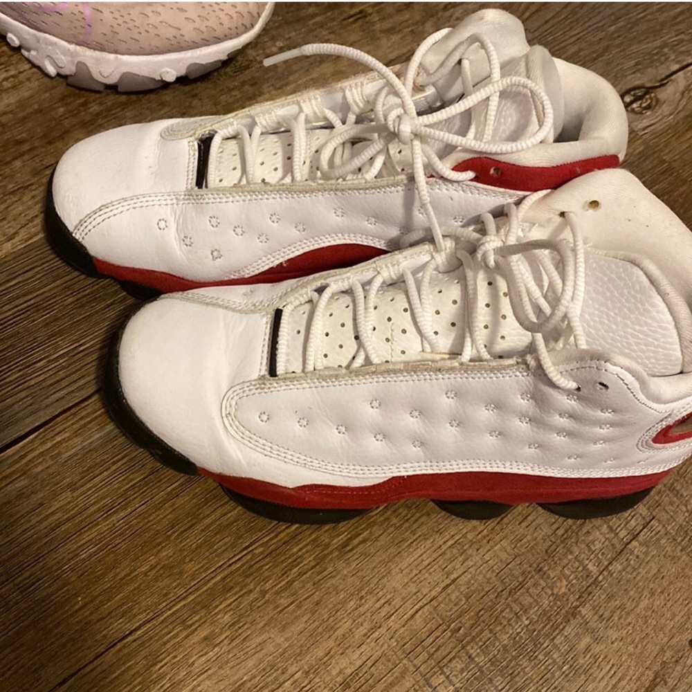 Air Jordan 13 White and red